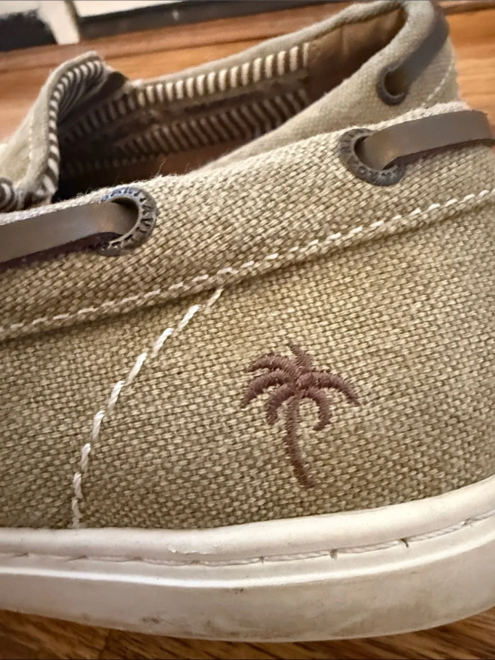 Casual Men’s Slip-On Canvas Shoes in Olive size 8.5